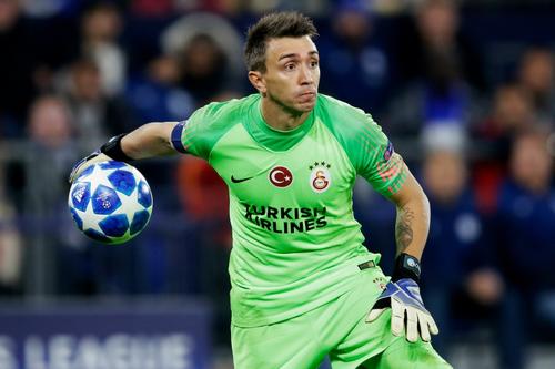 关于尤文图斯签下乌拉圭门将以增强后防线的信息