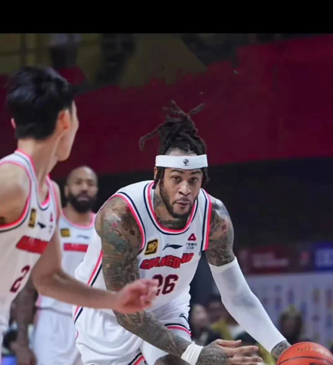 -球队连续客场不胜，主帅面临严峻考验的简单介绍