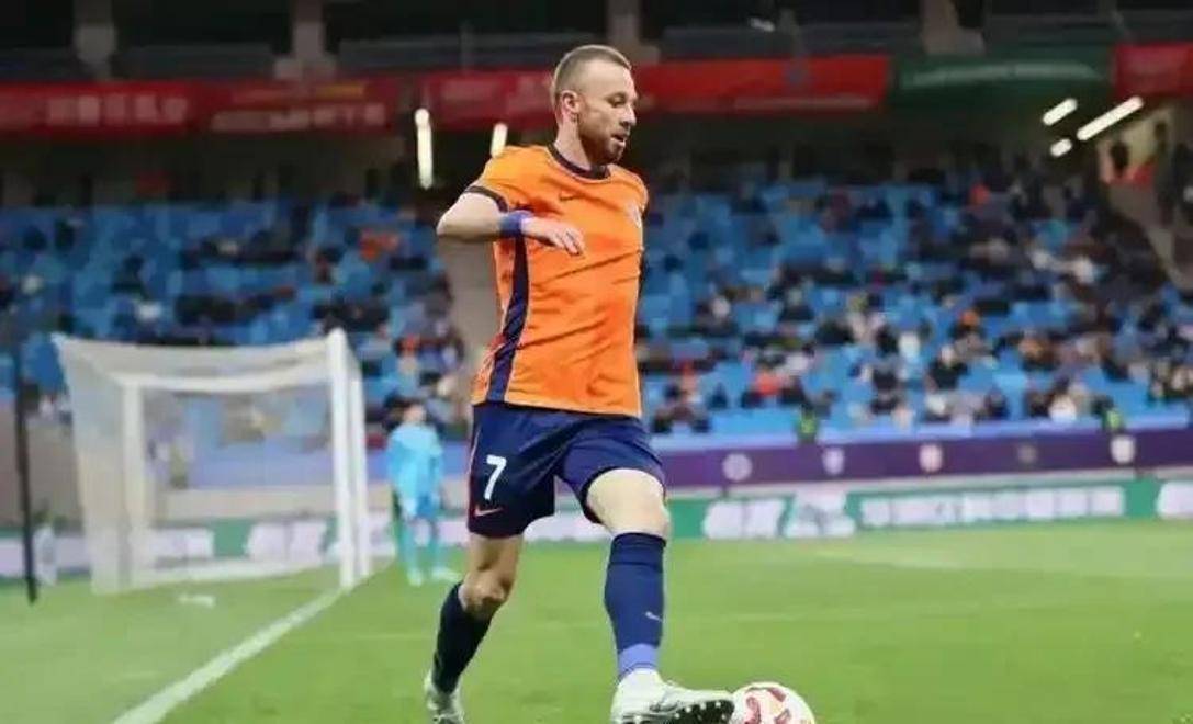 爱游戏在线登录-长春亚泰客场苦战，艰难取分