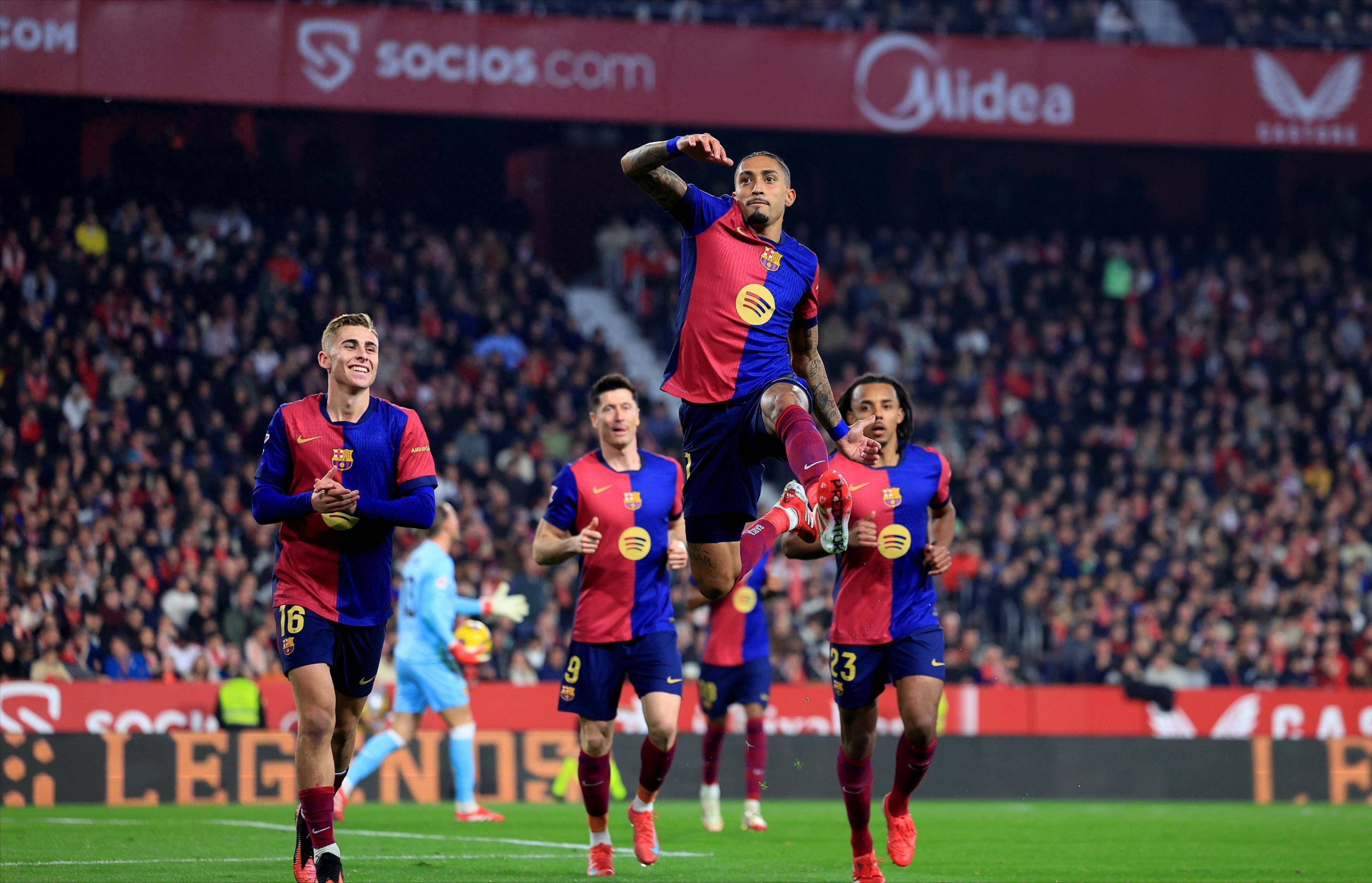 爱游戏官网-巴塞主场三球大胜，稳居积分榜第一