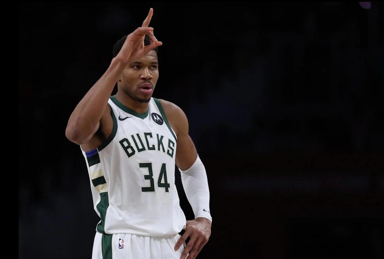 爱游戏官网-关于雄鹿大胜凯尔特人，士气高昂赢得关键胜利的信息