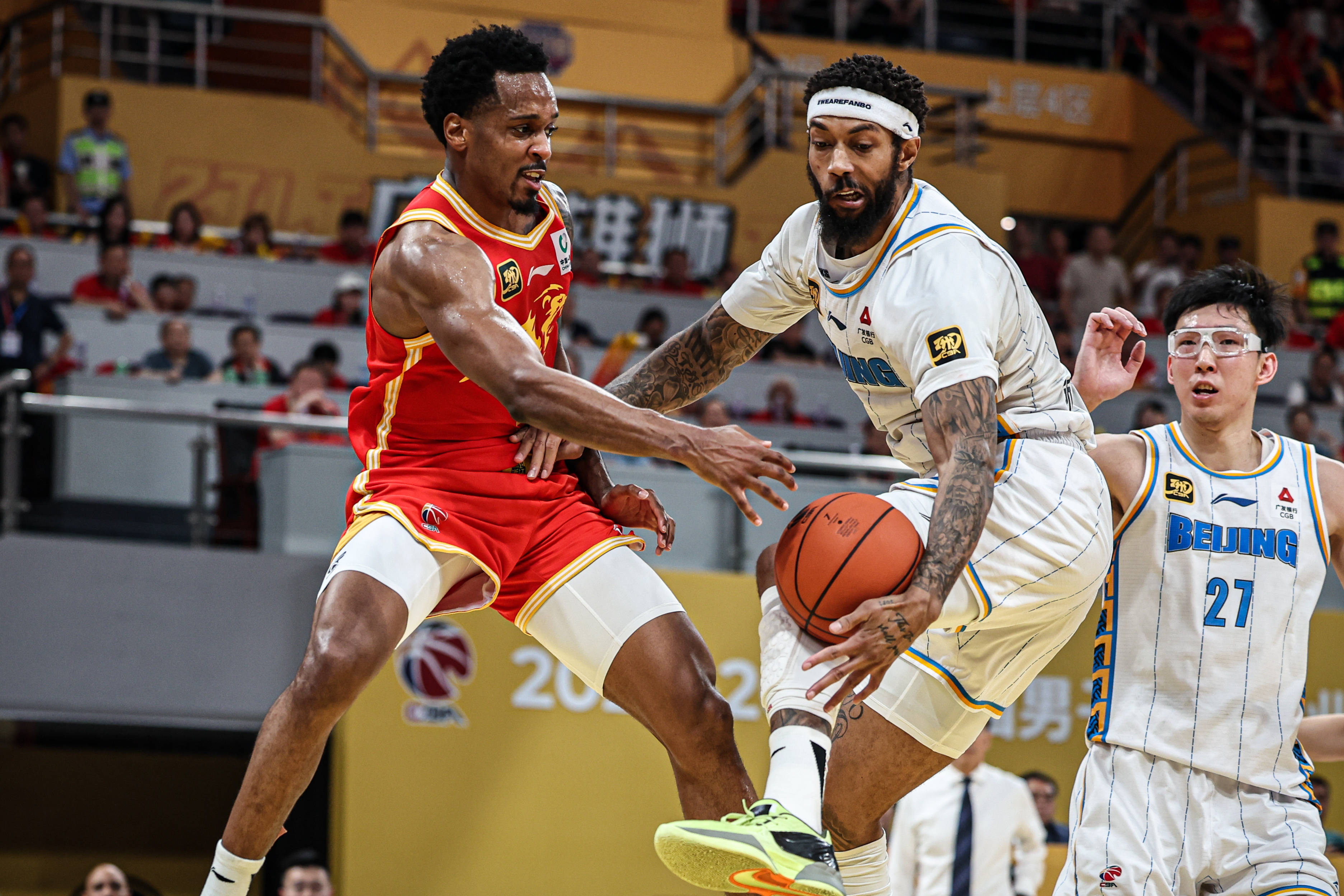 紧张胶着的比赛,让球迷心跳加速的简单介绍 紧张胶着的比赛,让球迷心跳加速的简单介绍