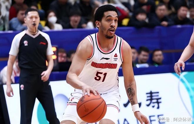 战绩领先!球队朝着胜利迈进 战绩领先!球队朝着胜利迈进