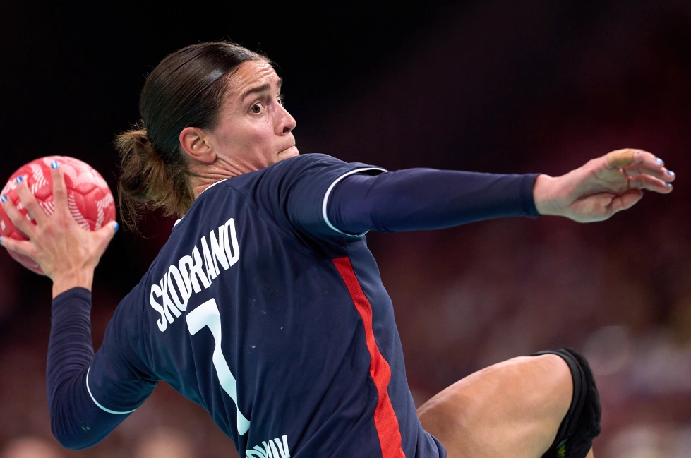 挪威女足队员频繁锻炼，为联赛保持状态的简单介绍