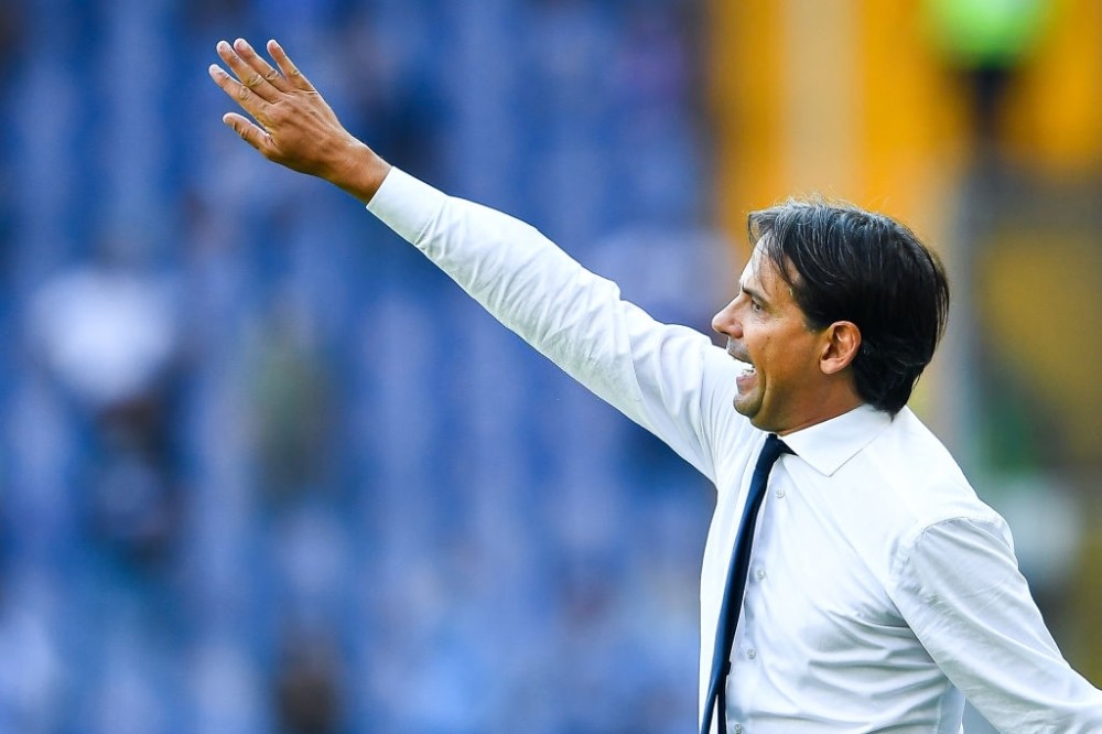 包含尤文图斯仍居领先，稳打稳扎追逐冠军的词条