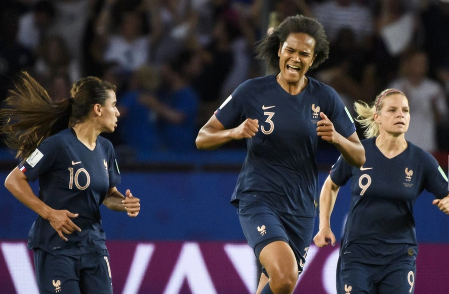 昔日传奇！法国队再度称霸，锁定晋级资格的简单介绍