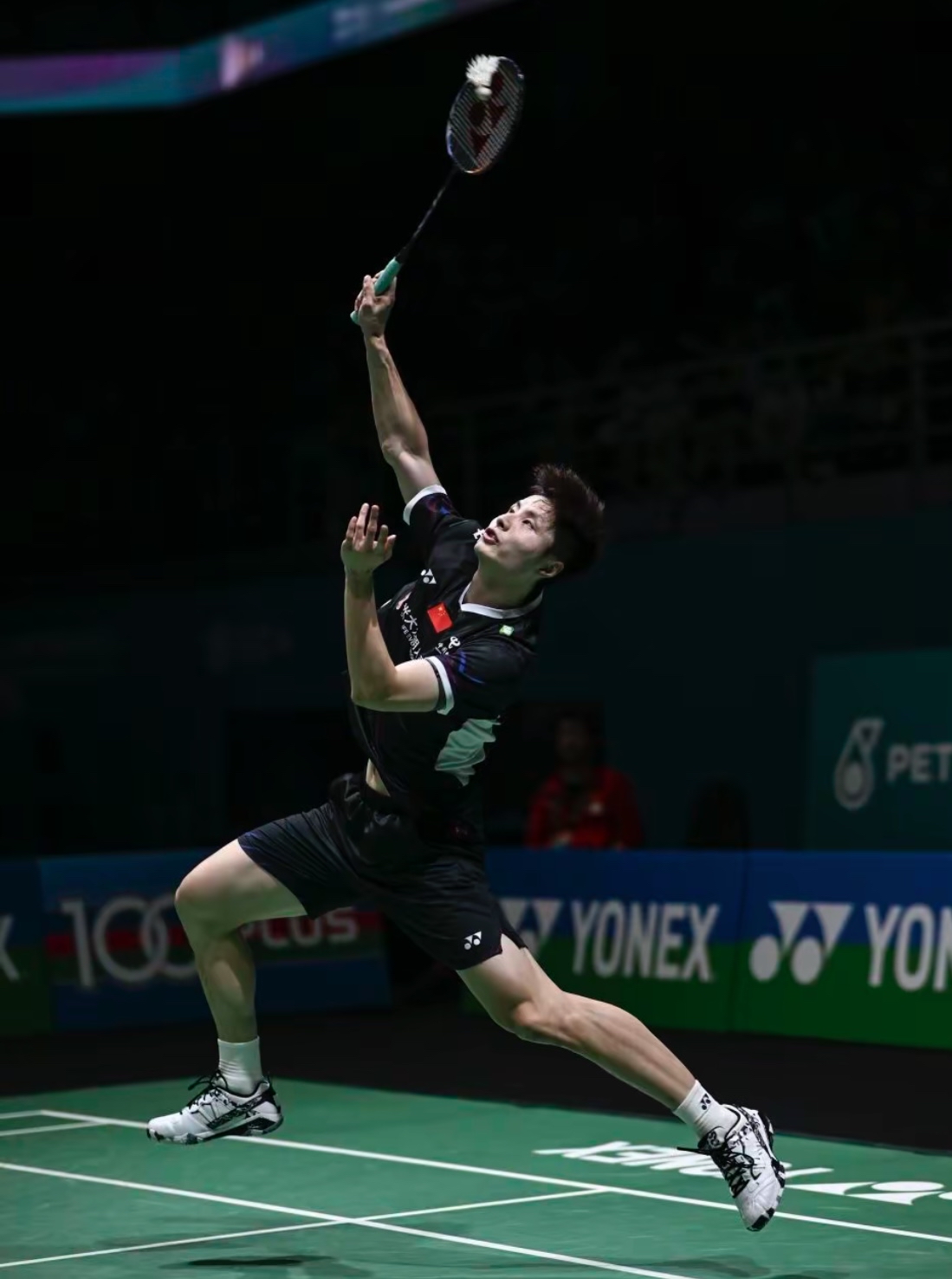 比赛精彩！球员技术精湛表现卓越