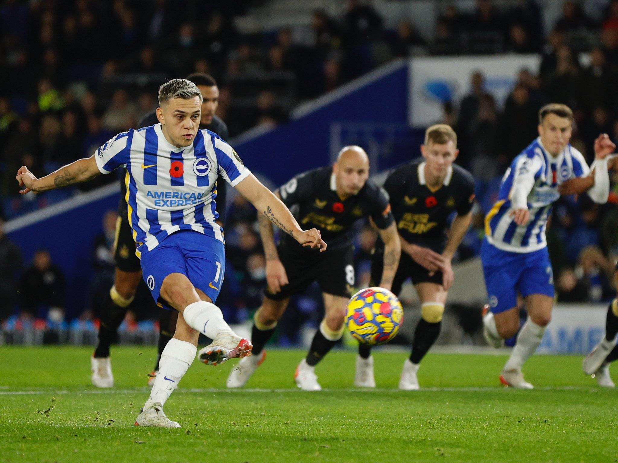 强队遭遇黑马，场上精彩连连