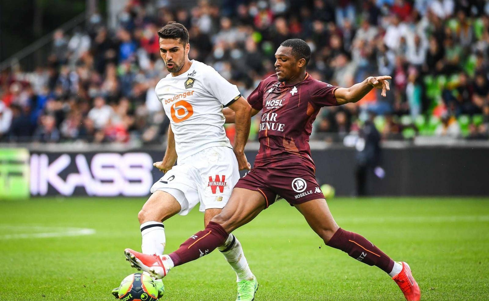 爱游戏在线-里昂队逆转取胜，惊险保持不败