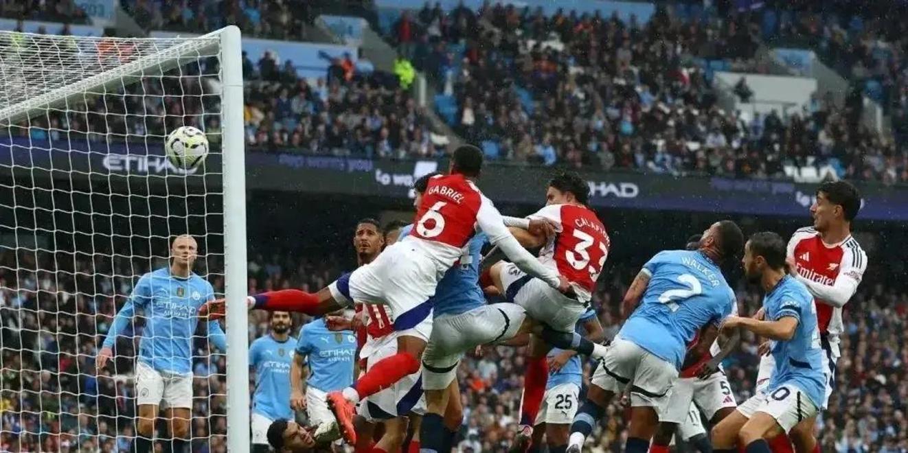 阿森纳球员在关键时刻打入入球