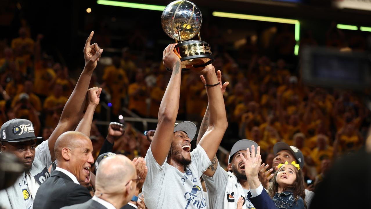 爱游戏app下载-关于篮球赛事再度开启，球员瞬间爆发惊人实力的信息