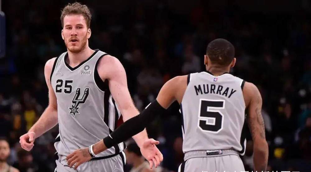 爱游戏官网网页版入口-马刺豪取连胜：火力全开对阵黄蜂