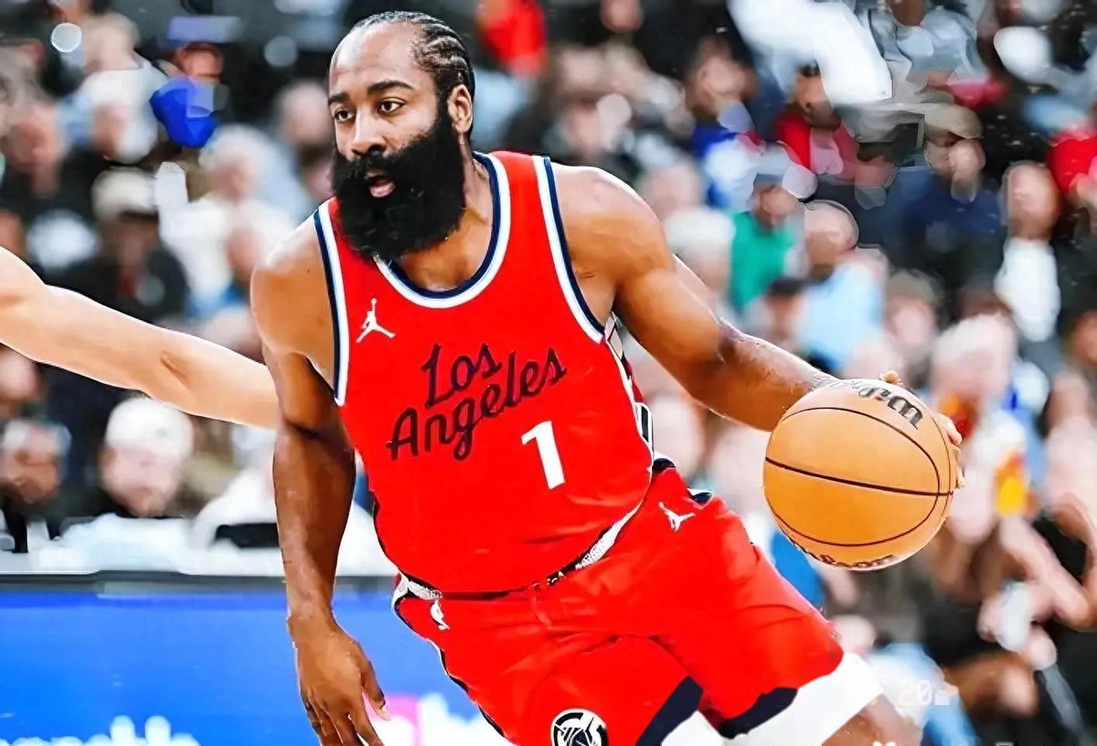 爱游戏网页版入口-巴斯城主场逆袭，豪取三分